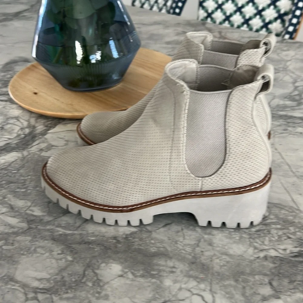 Boots - Picture 3 of 8